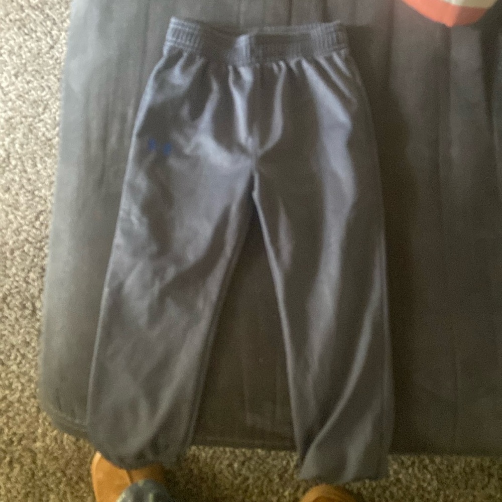 Boys UA joggers